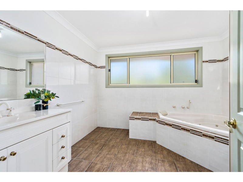 4 Cockatiel Court, Blackbutt NSW 2529