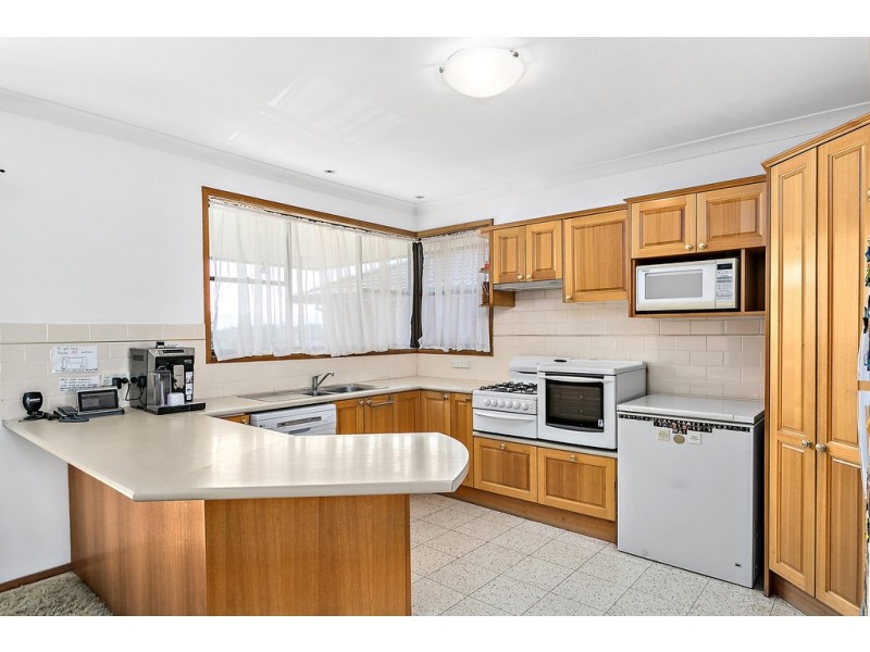141 Captain Cook Drive, Barrack Heights NSW 2528