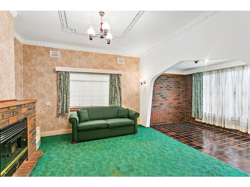 7 Hoskins Avenue, Warrawong NSW 2502