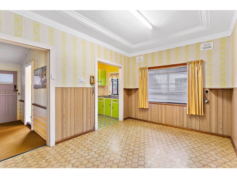 7 Hoskins Avenue, Warrawong NSW 2502