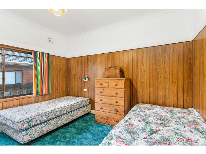 7 Hoskins Avenue, Warrawong NSW 2502