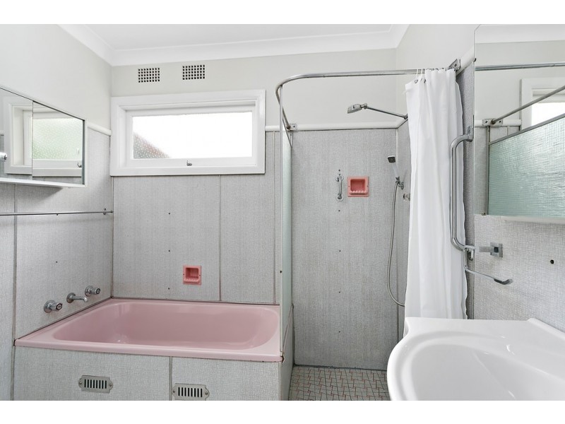 10 Centenary Road, Albion Park NSW 2527