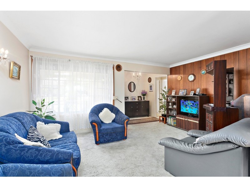 11 Gray Avenue, Mount Warrigal NSW 2528
