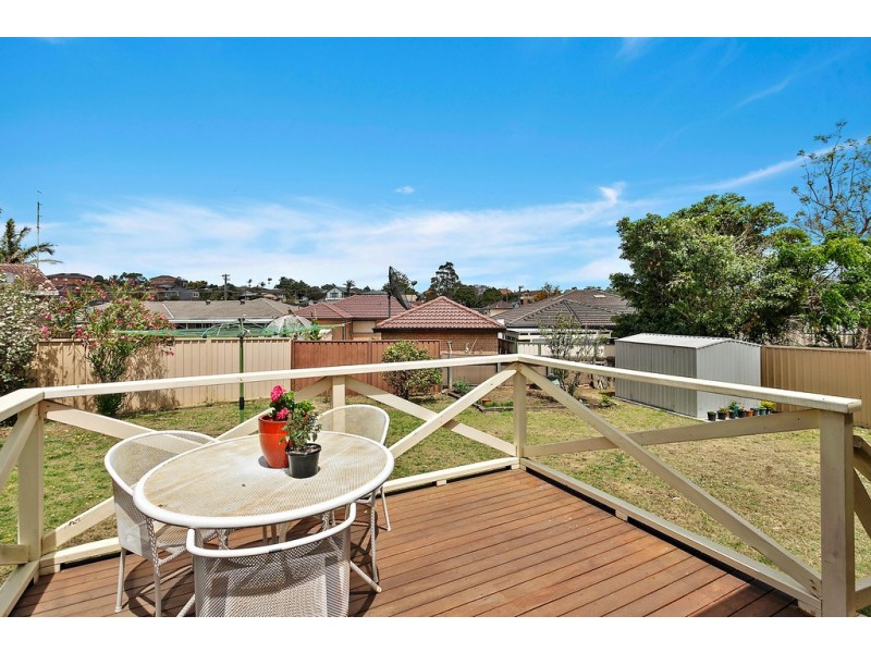 11 Gray Avenue, Mount Warrigal NSW 2528