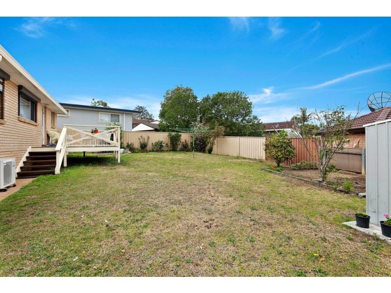 11 Gray Avenue, Mount Warrigal NSW 2528