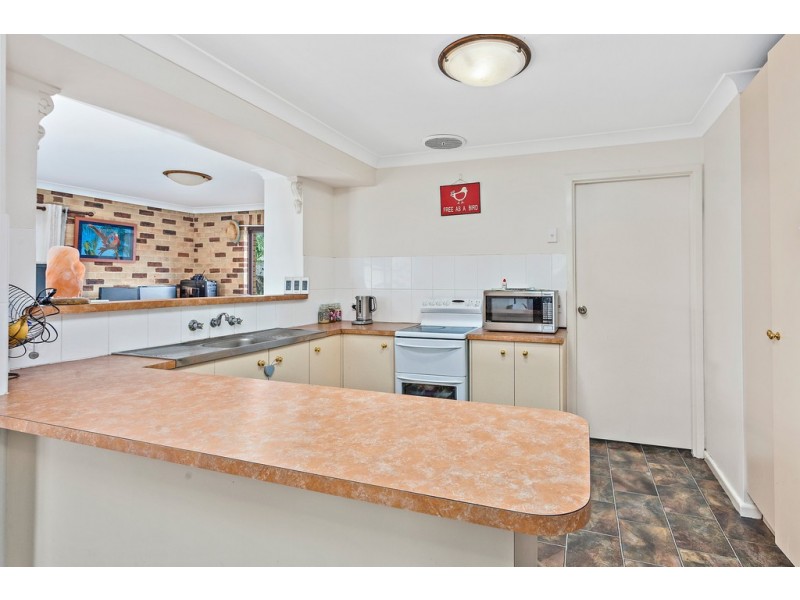 14 Government Road, Oak Flats NSW 2529