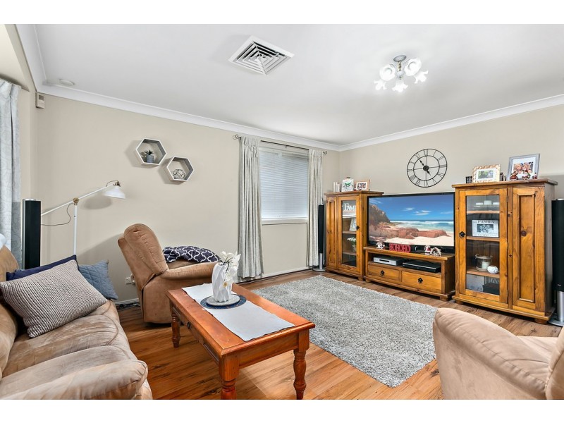 8 Roper Road, Albion Park NSW 2527