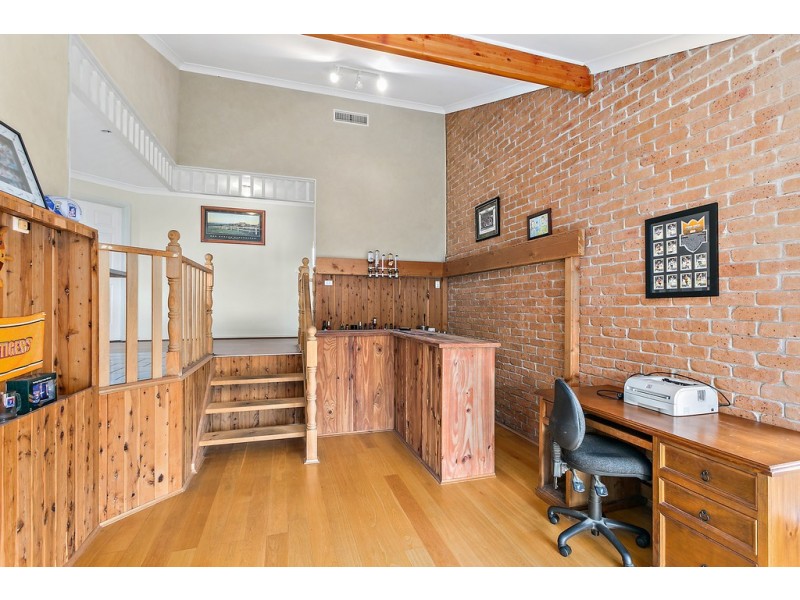 8 Roper Road, Albion Park NSW 2527