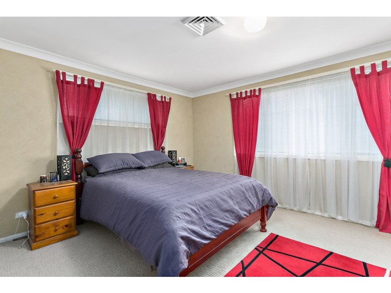 8 Roper Road, Albion Park NSW 2527