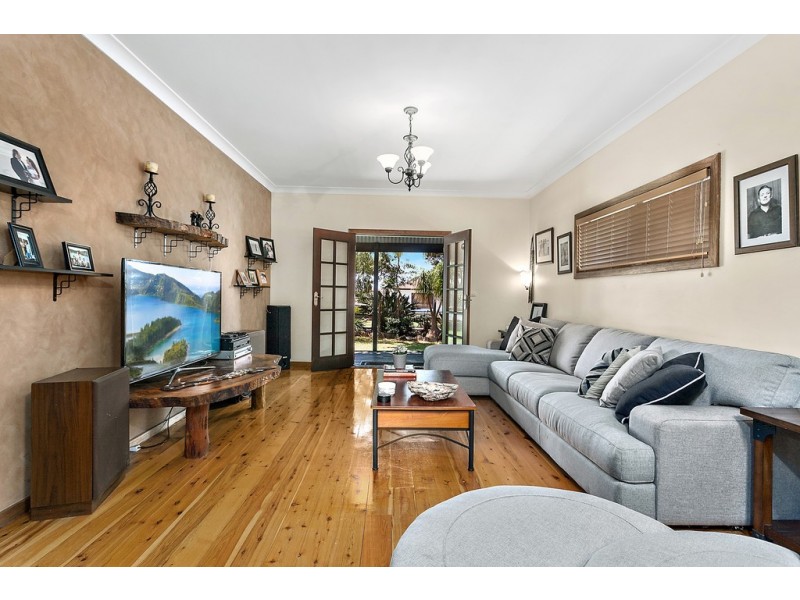 61 Tobruk Avenue, Port Kembla NSW 2505