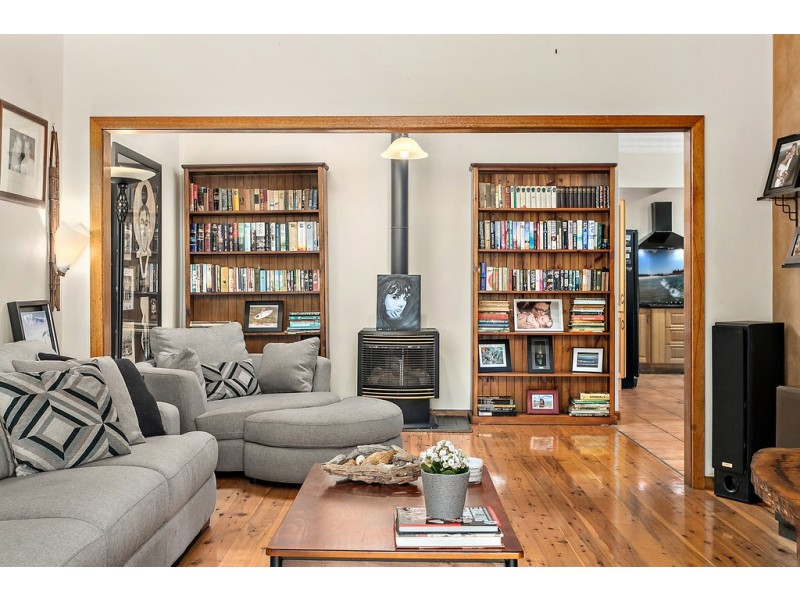 61 Tobruk Avenue, Port Kembla NSW 2505