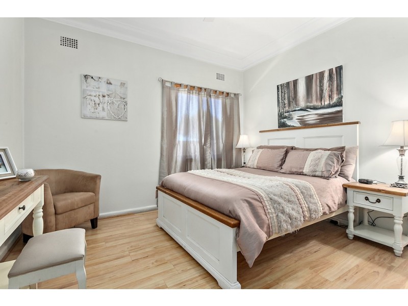 61 Tobruk Avenue, Port Kembla NSW 2505