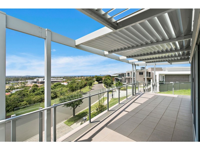 17 Albatross Drive, Blackbutt NSW 2529