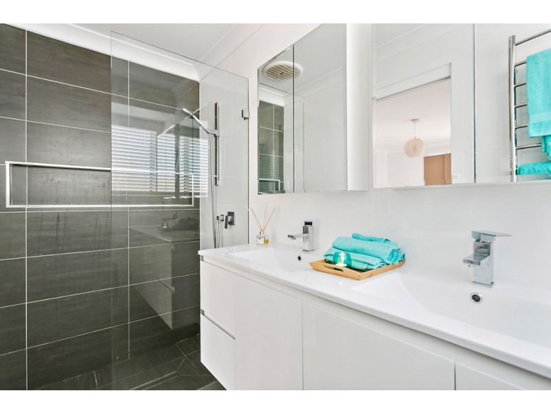 9 Baronda Close, Flinders NSW 2529