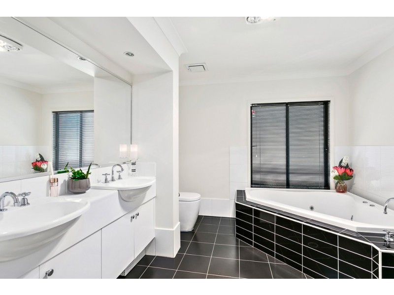 5 Galleon Avenue, Shell Cove NSW 2529