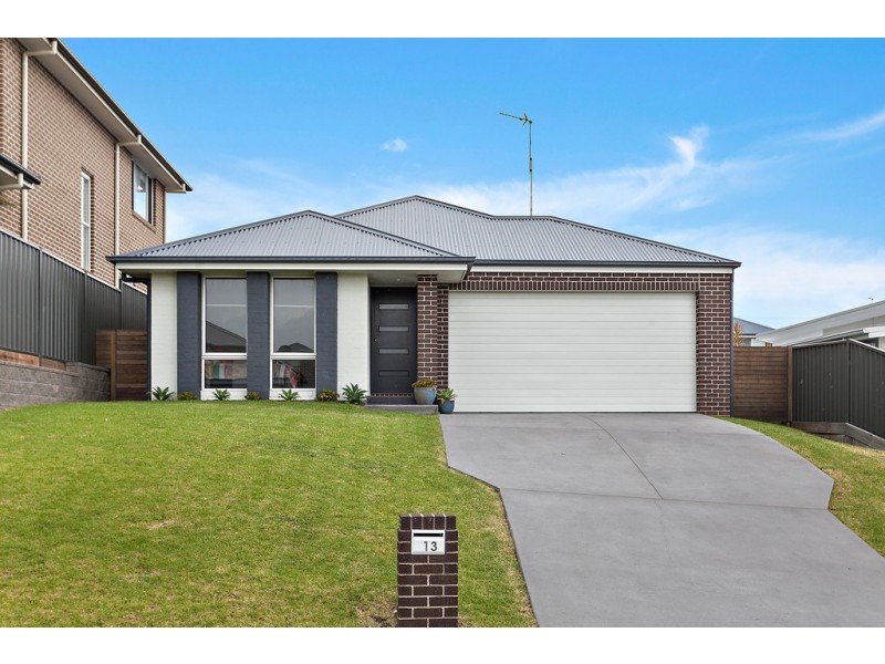 13 Elizabeth Circuit, Flinders NSW 2529