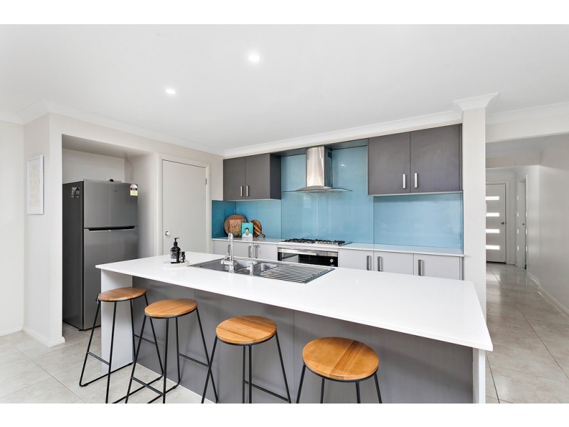 13 Elizabeth Circuit, Flinders NSW 2529