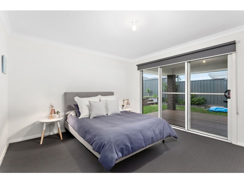 13 Elizabeth Circuit, Flinders NSW 2529