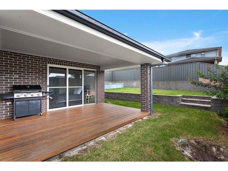 13 Elizabeth Circuit, Flinders NSW 2529