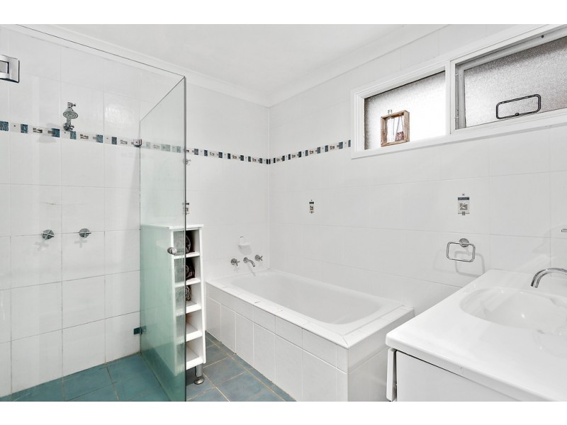 2 Wood Avenue, Mount Warrigal NSW 2528
