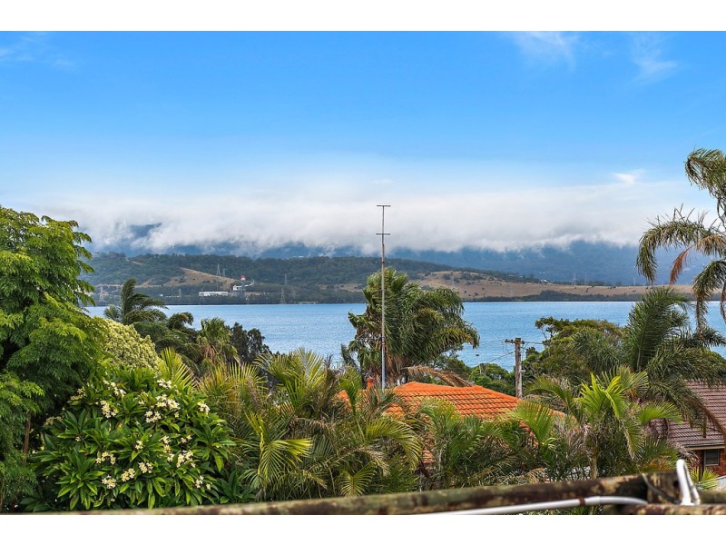 2 Wood Avenue, Mount Warrigal NSW 2528