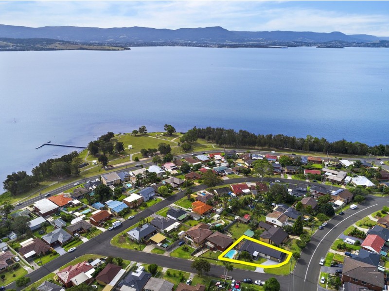 2 Wood Avenue, Mount Warrigal NSW 2528