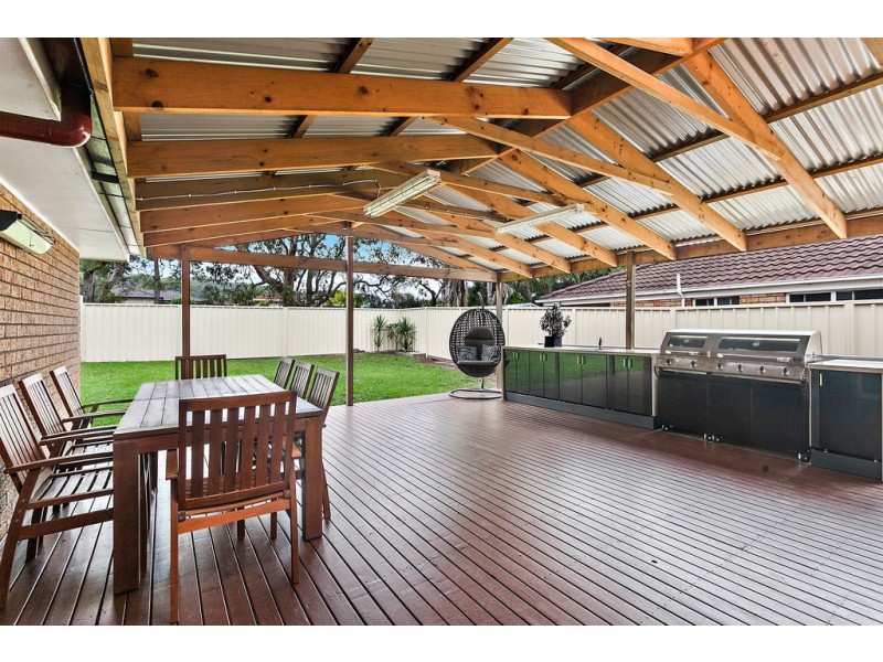 8 Mayfield Circuit, Albion Park NSW 2527