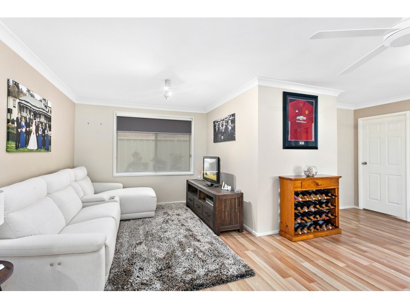 8 Mayfield Circuit, Albion Park NSW 2527