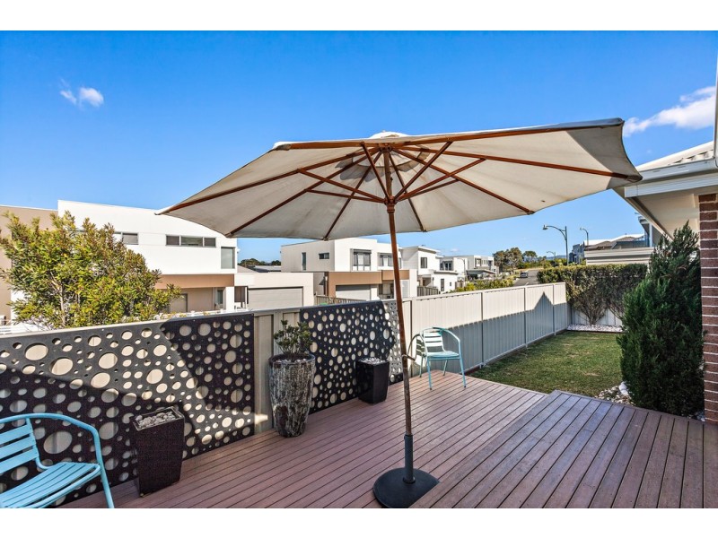 1 St Andrews Parkway, Shell Cove NSW 2529