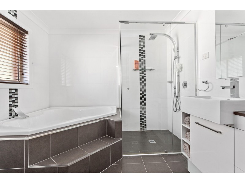 151 Lake Entrance Road, Barrack Heights NSW 2528