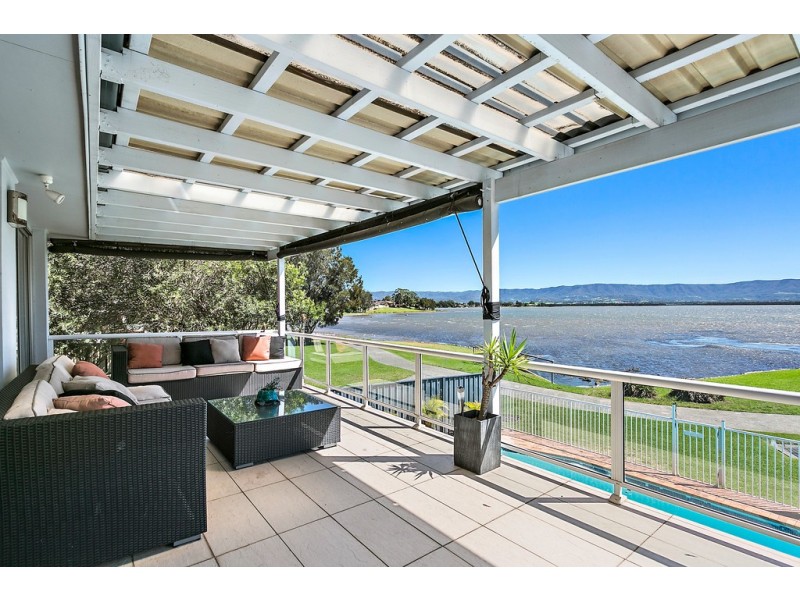 107 The Esplanade, Oak Flats NSW 2529