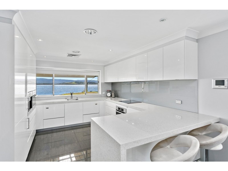 107 The Esplanade, Oak Flats NSW 2529