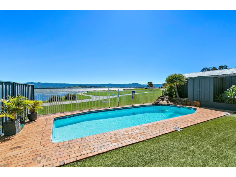 107 The Esplanade, Oak Flats NSW 2529