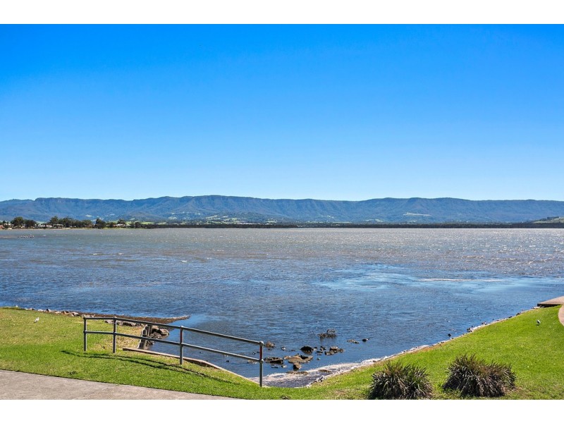 107 The Esplanade, Oak Flats NSW 2529