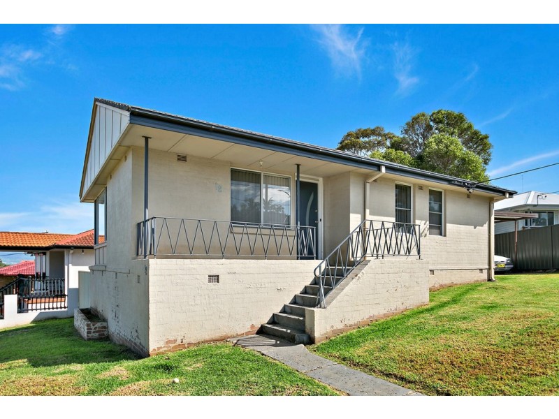 12 Rowley Avenue, Mount Warrigal NSW 2528