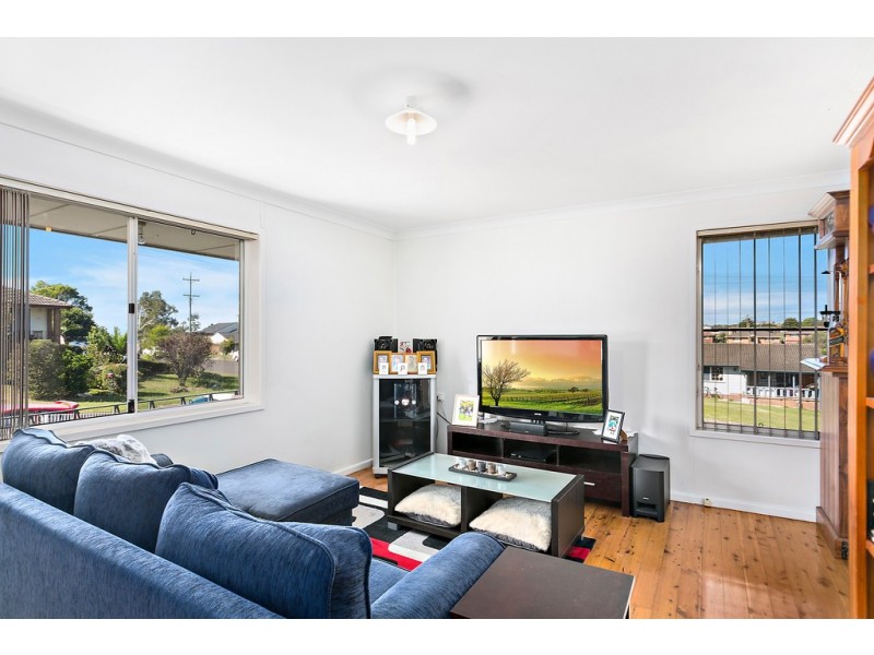 12 Rowley Avenue, Mount Warrigal NSW 2528