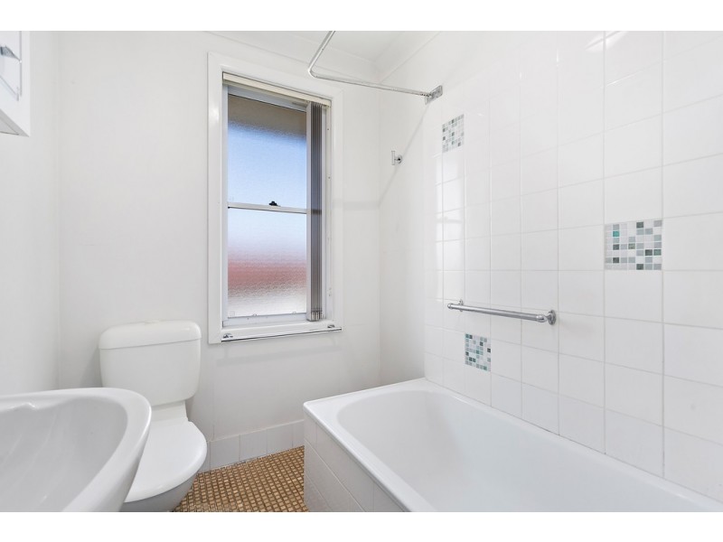 12 Rowley Avenue, Mount Warrigal NSW 2528