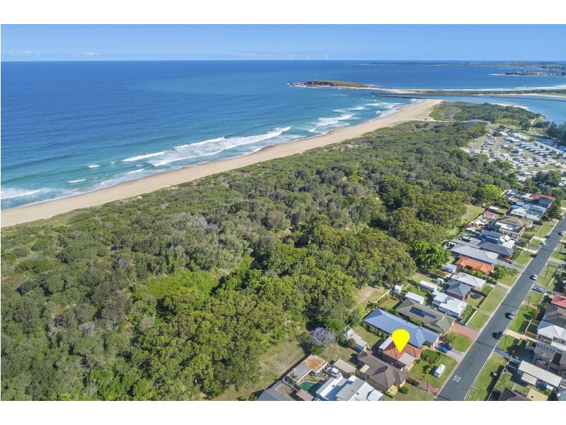 93 Ocean Street, Windang NSW 2528