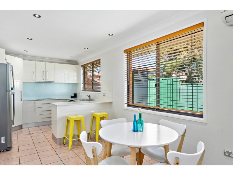 6 Nalong Place, Oak Flats NSW 2529