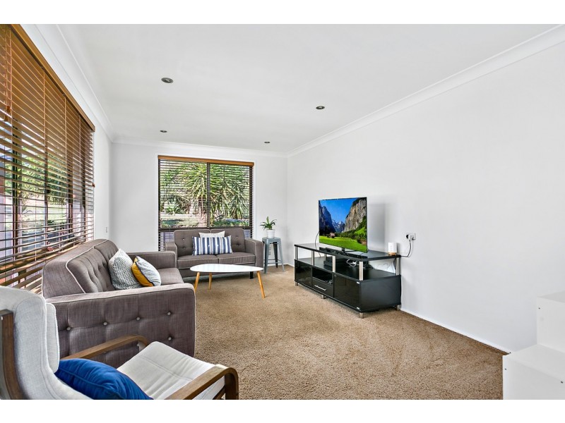 6 Nalong Place, Oak Flats NSW 2529