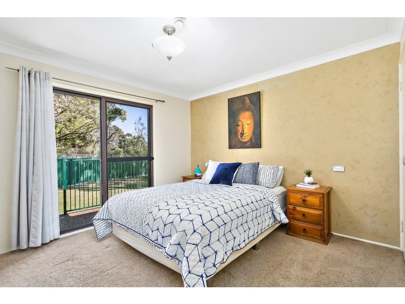 6 Nalong Place, Oak Flats NSW 2529