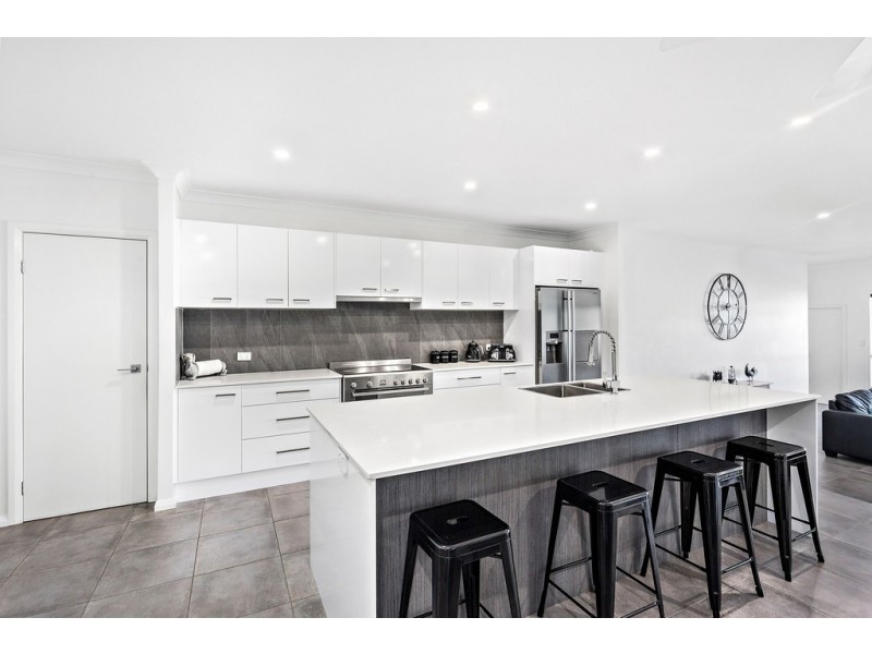 60 Elizabeth Circuit, Flinders NSW 2529