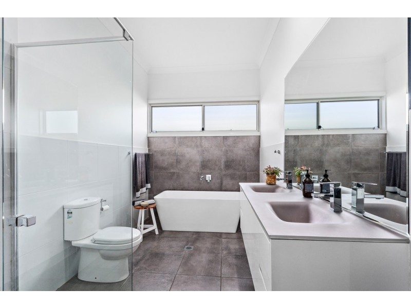 60 Elizabeth Circuit, Flinders NSW 2529