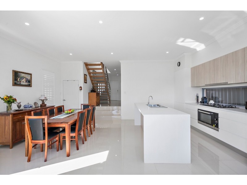 10 Glades Parkway, Shell Cove NSW 2529