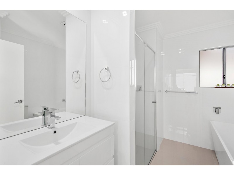 10 Glades Parkway, Shell Cove NSW 2529