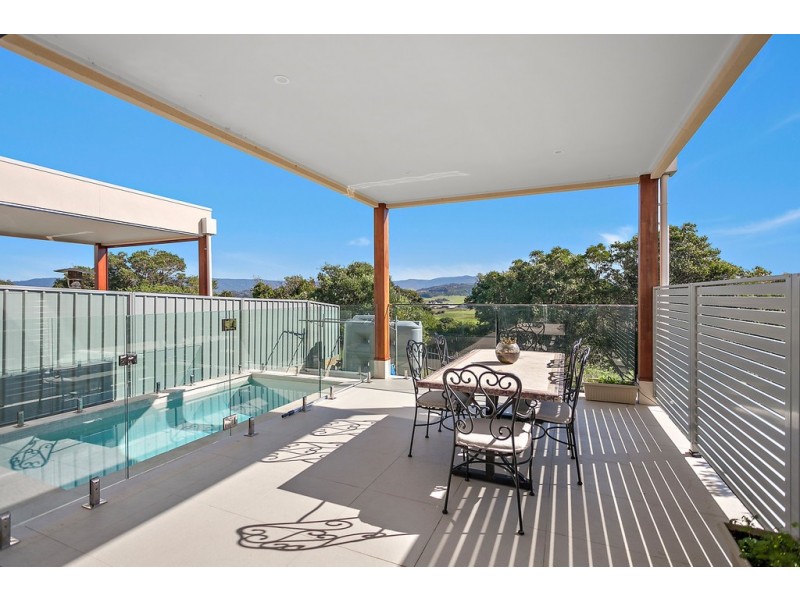 10 Glades Parkway, Shell Cove NSW 2529