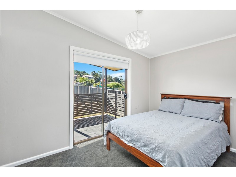 6 Rowley Avenue, Mount Warrigal NSW 2528