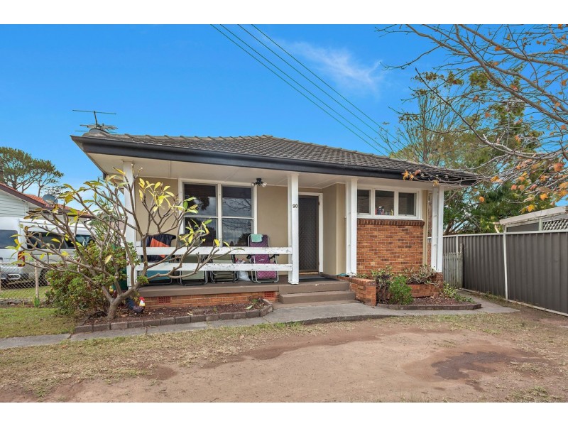90 The Kingsway, Barrack Heights NSW 2528