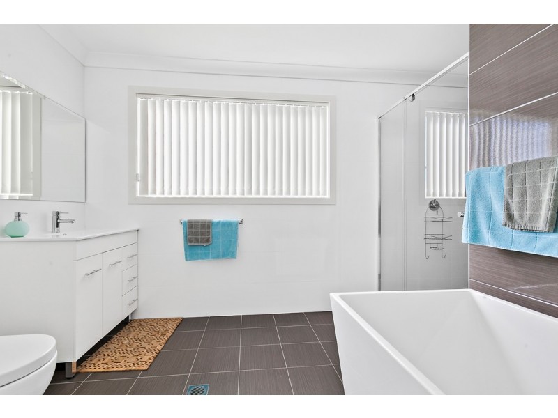 27 Haddin Road, Flinders NSW 2529