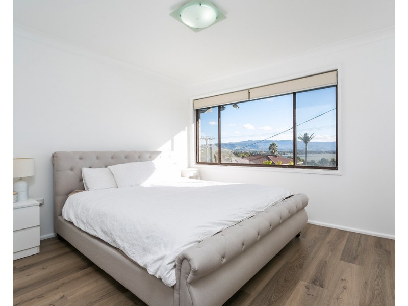 35 Shipton Crescent, Mount Warrigal NSW 2528